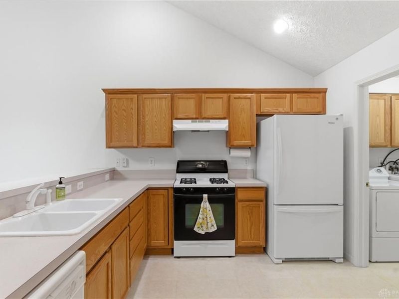 8833 Birkdale Hills Circle, Washington Township, OH 45458 Photo 15