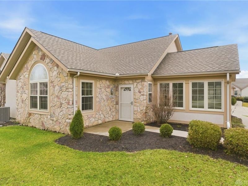 8833 Birkdale Hills Circle, Washington Township, OH 45458 Photo 4