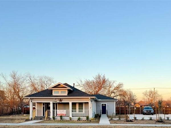 802 E Broad Street, Forney, TX 75126