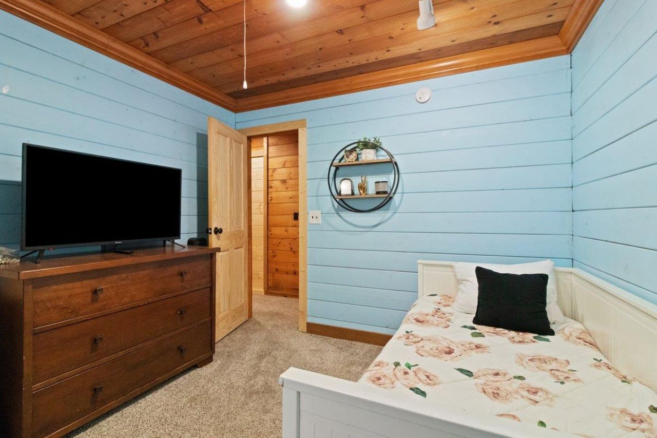 1251 Tata, South Lake Tahoe, CA 96150 Photo