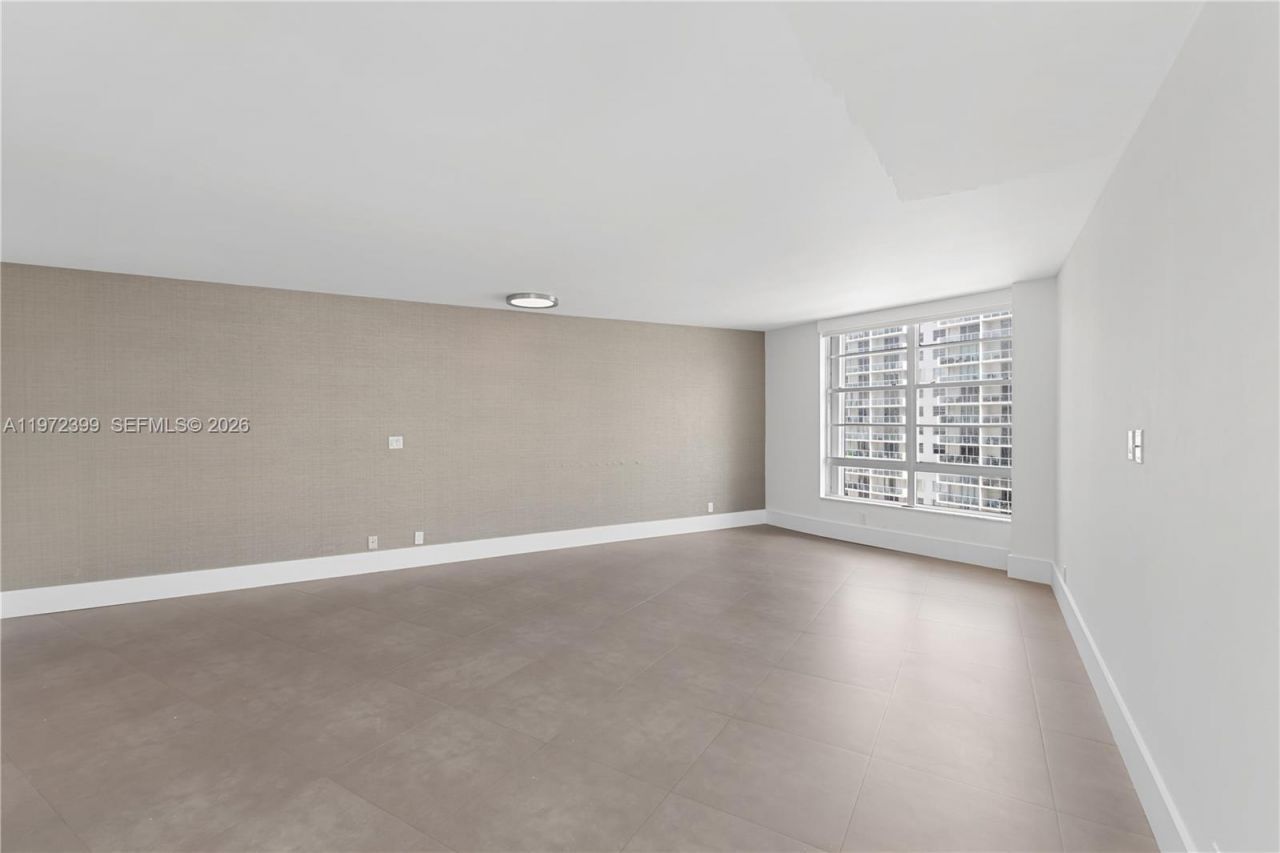 5660 Collins Ave, Unit 11B, Miami Beach, FL 33140 Photo