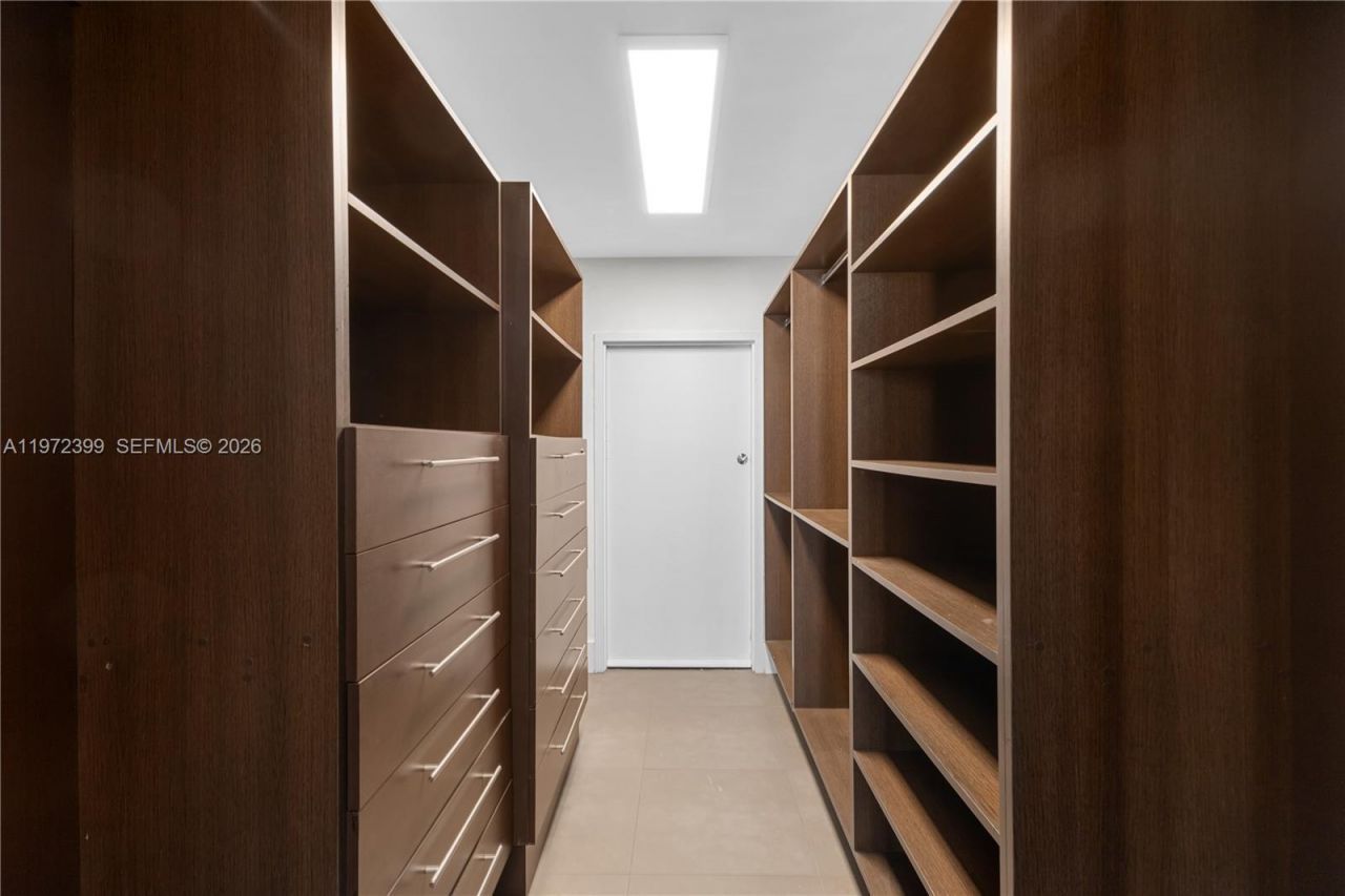 5660 Collins Ave, Unit 11B, Miami Beach, FL 33140 Photo