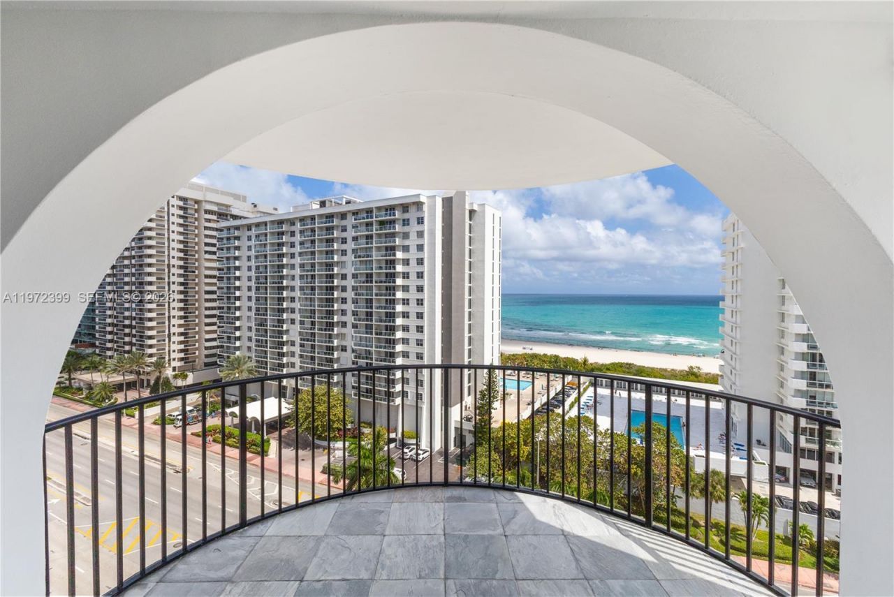 5660 Collins Ave, Unit 11B, Miami Beach, FL 33140 Photo