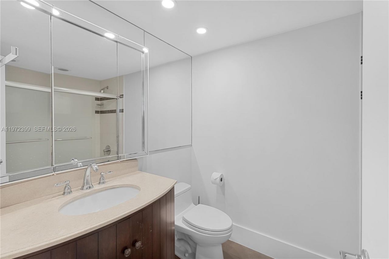 5660 Collins Ave, Unit 11B, Miami Beach, FL 33140 Photo