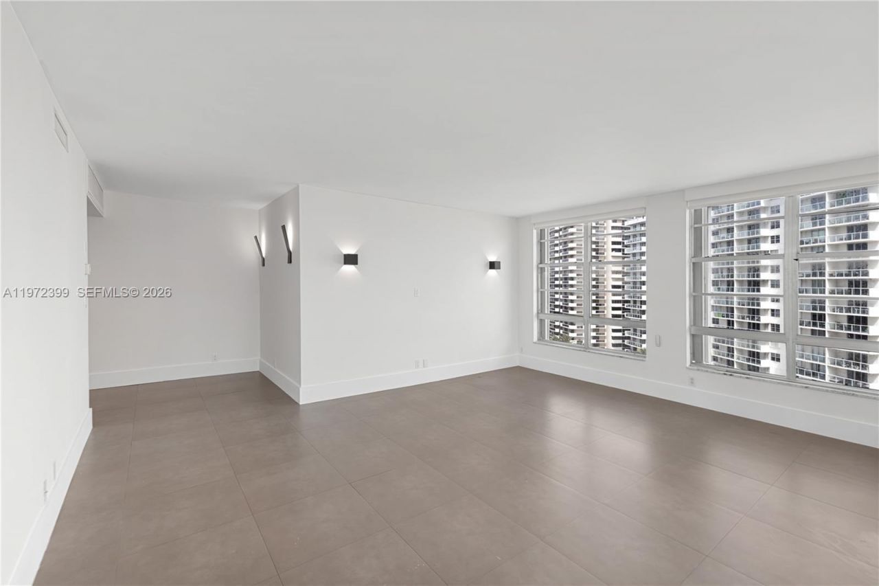 5660 Collins Ave, Unit 11B, Miami Beach, FL 33140 Photo