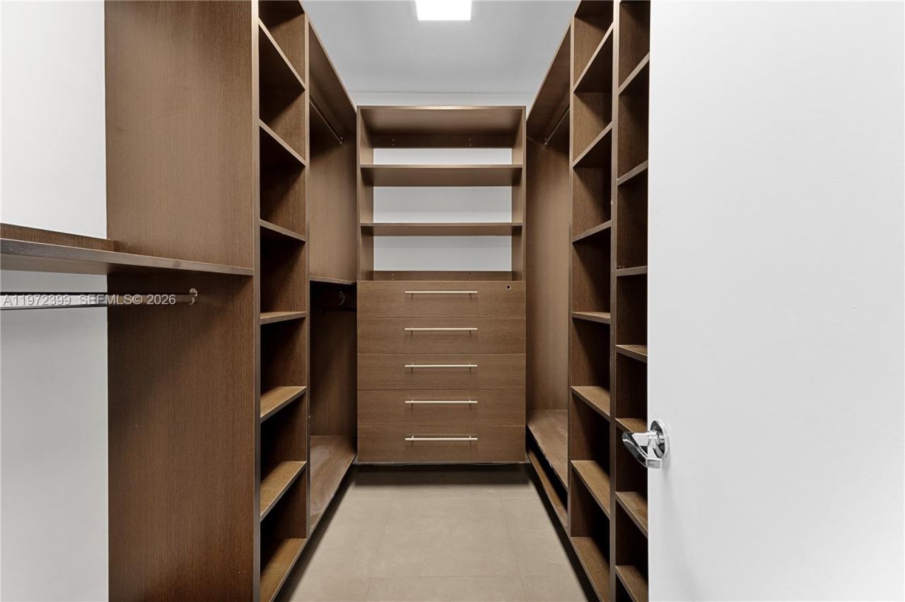 5660 Collins Ave, Unit 11B, Miami Beach, FL 33140 Photo