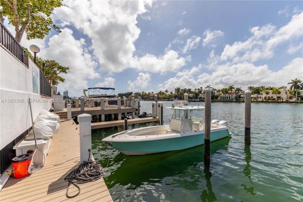 5660 Collins Ave, Unit 11B, Miami Beach, FL 33140 Photo