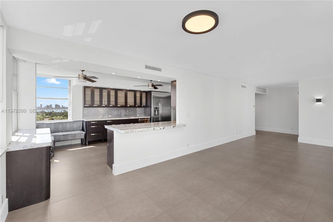 5660 Collins Ave, Unit 11B, Miami Beach, FL 33140 Photo