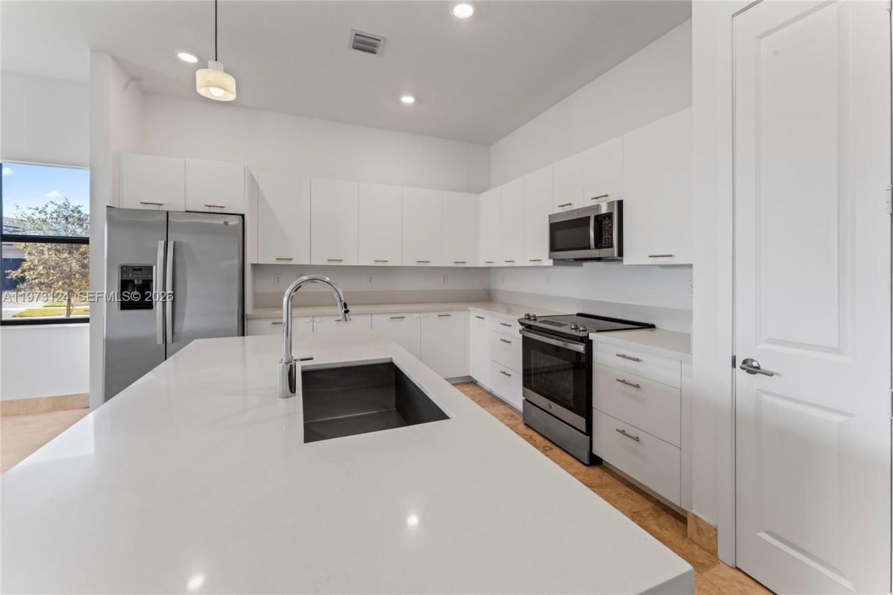 17564 SW 41st St , Miramar, FL 33029 Photo