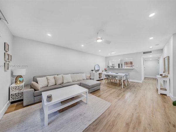 130 S Cypress Rd, Unit 612, Pompano Beach, FL 33060