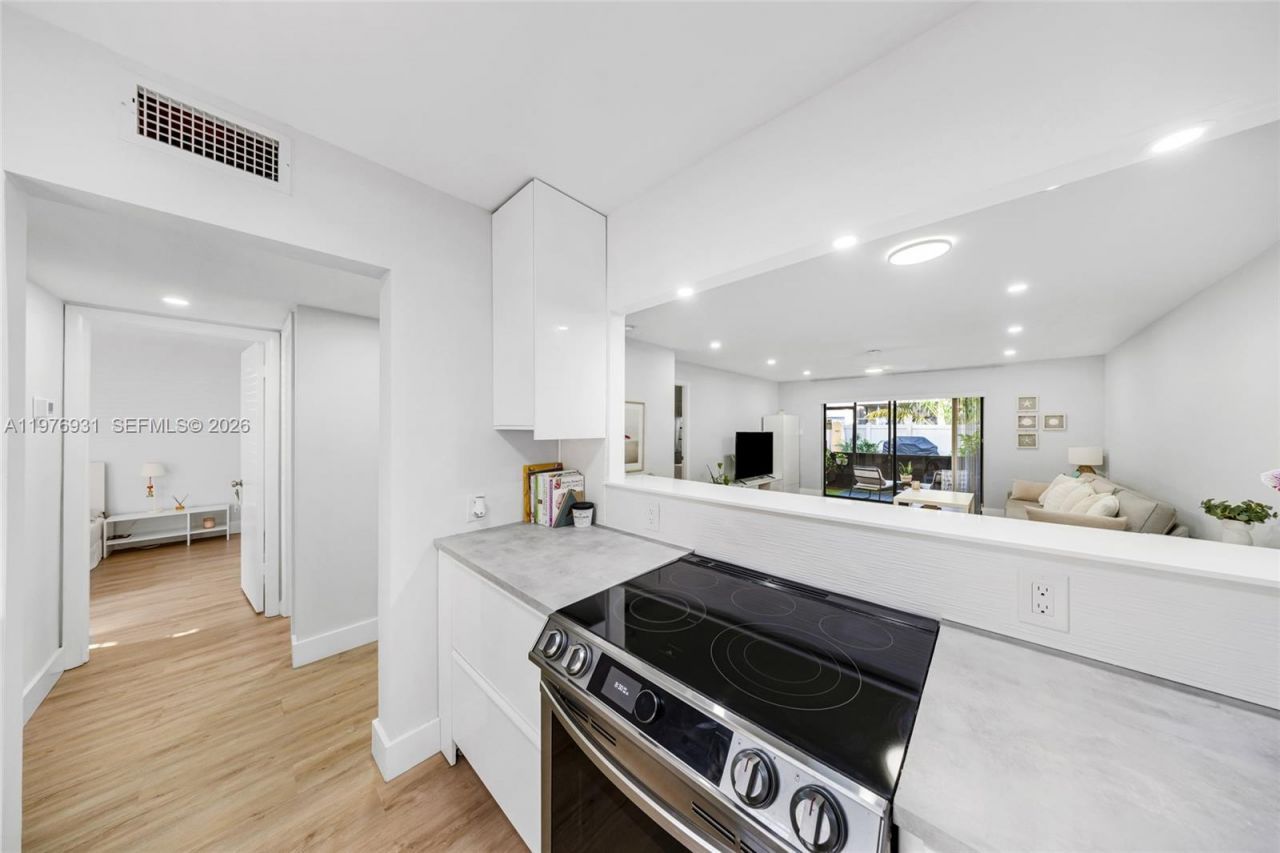 130 S Cypress Rd, Unit 612, Pompano Beach, FL 33060 Photo