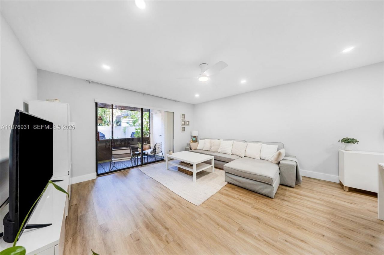 130 S Cypress Rd, Unit 612, Pompano Beach, FL 33060 Photo