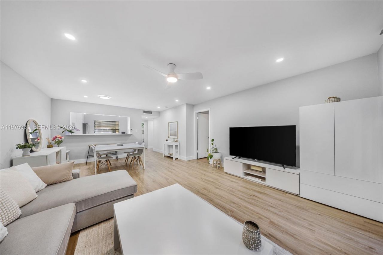 130 S Cypress Rd, Unit 612, Pompano Beach, FL 33060 Photo