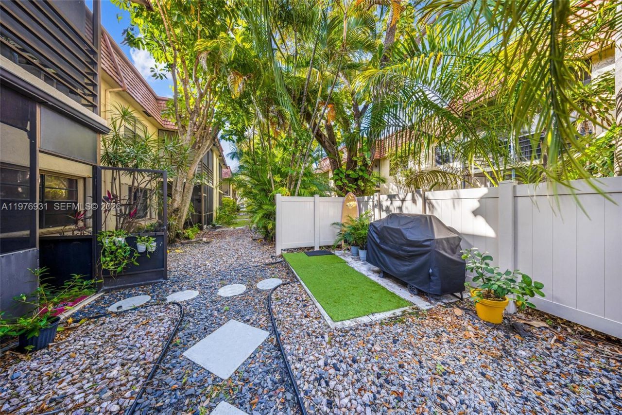 130 S Cypress Rd, Unit 612, Pompano Beach, FL 33060 Photo
