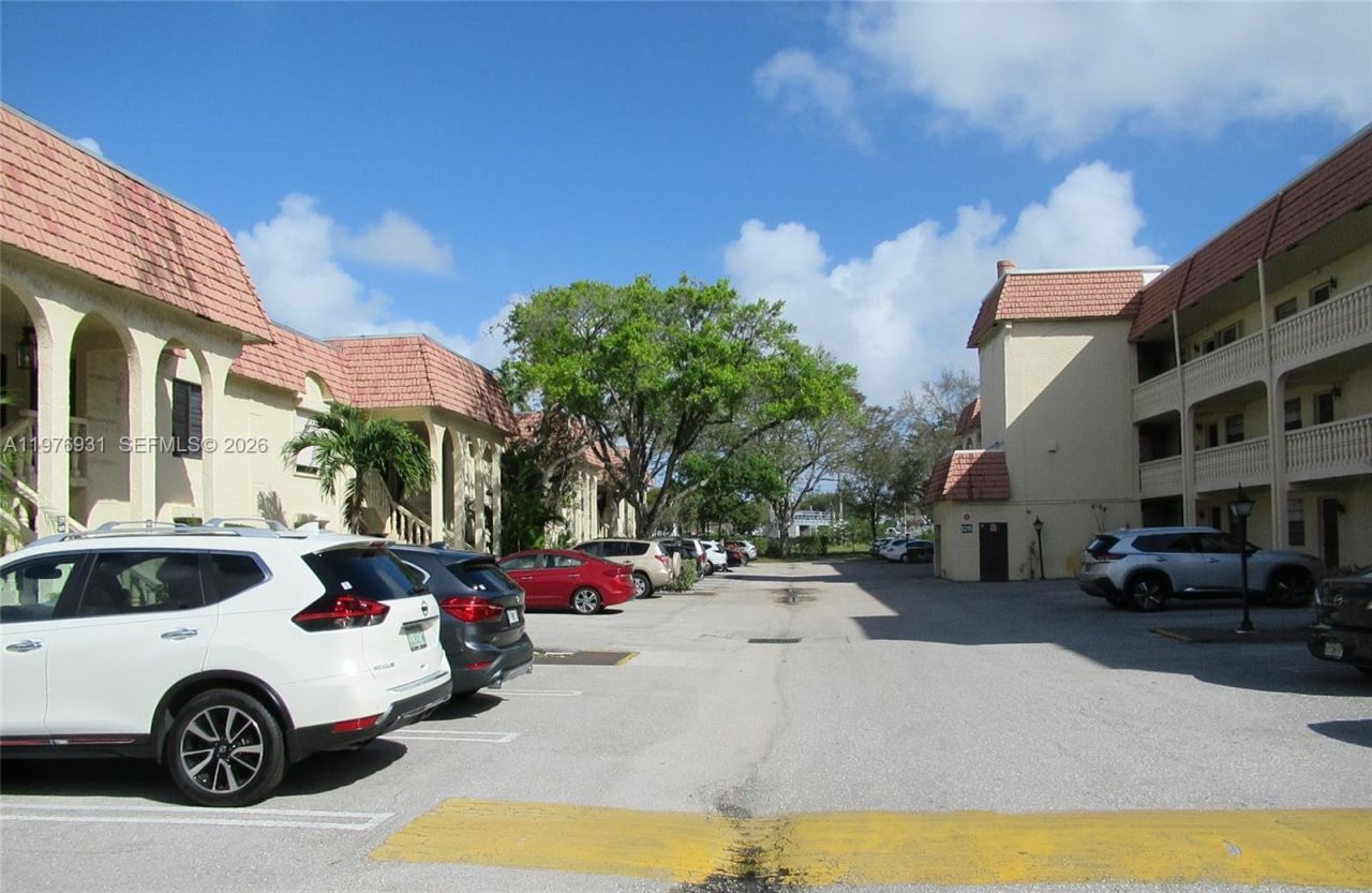 130 S Cypress Rd, Unit 612, Pompano Beach, FL 33060 Photo