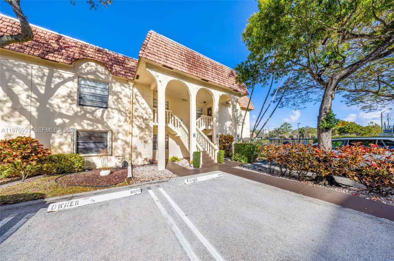 130 S Cypress Rd, Unit 612, Pompano Beach, FL 33060 Photo