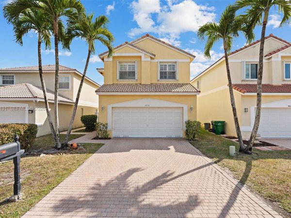 9838 NW 1st Mnr , Coral Springs, FL 33071