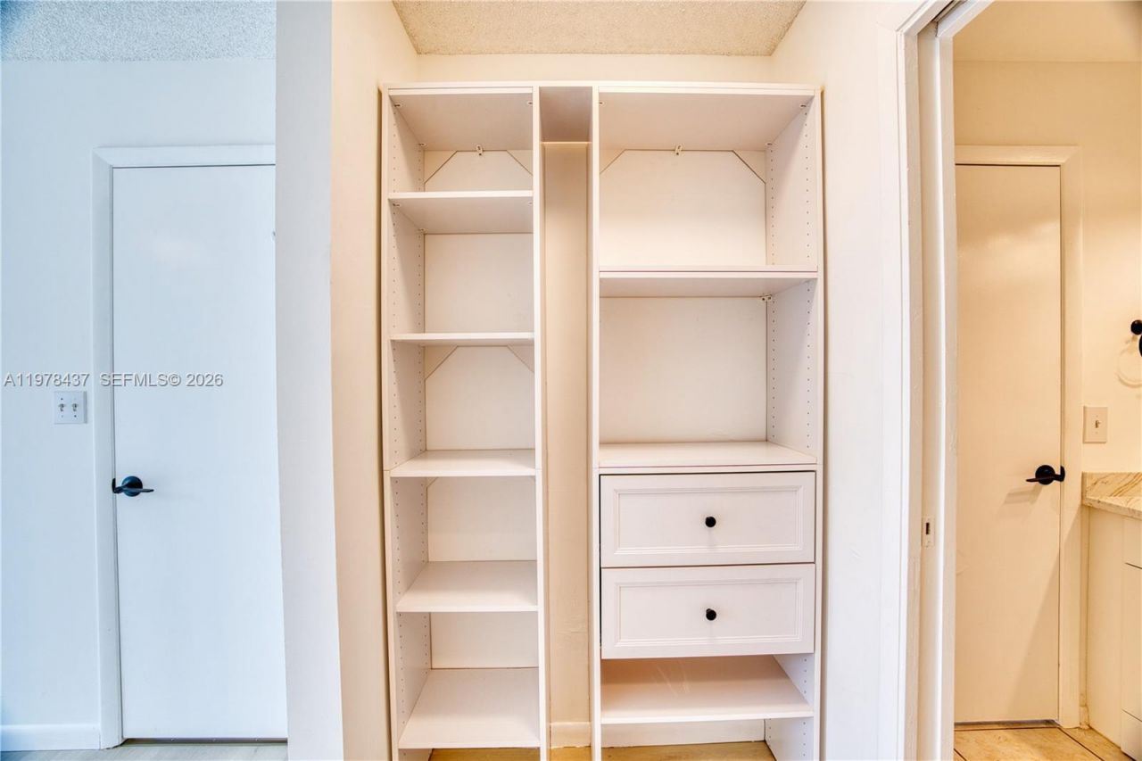 10829 NW 3rd Ct, Unit B12L, Pembroke Pines, FL 33026 Photo