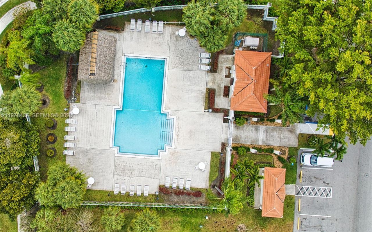 10829 NW 3rd Ct, Unit B12L, Pembroke Pines, FL 33026 Photo