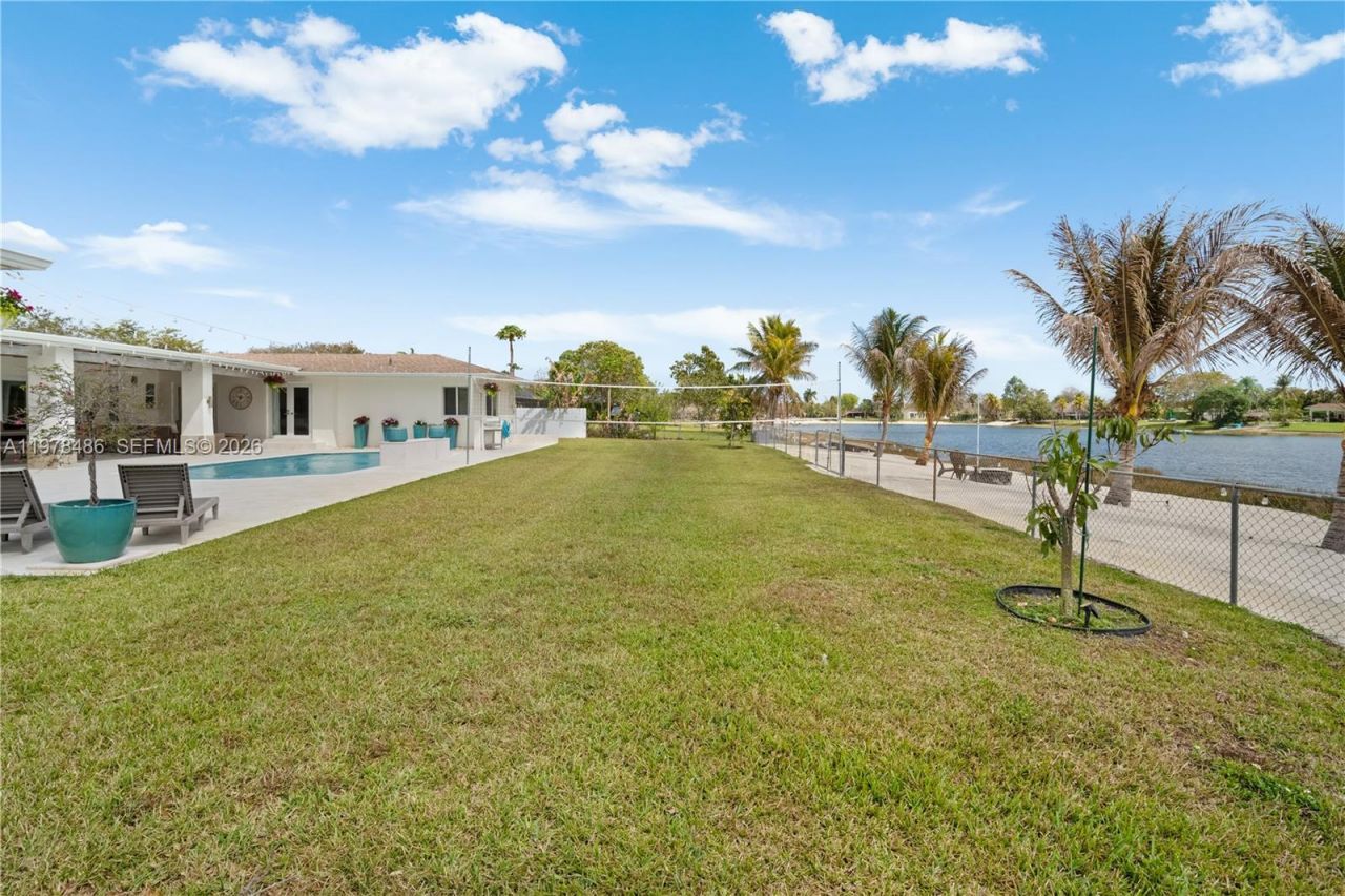 11012 SW 117th St , Miami, FL 33176 Photo