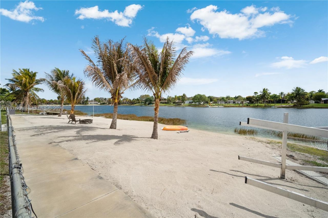 11012 SW 117th St , Miami, FL 33176 Photo