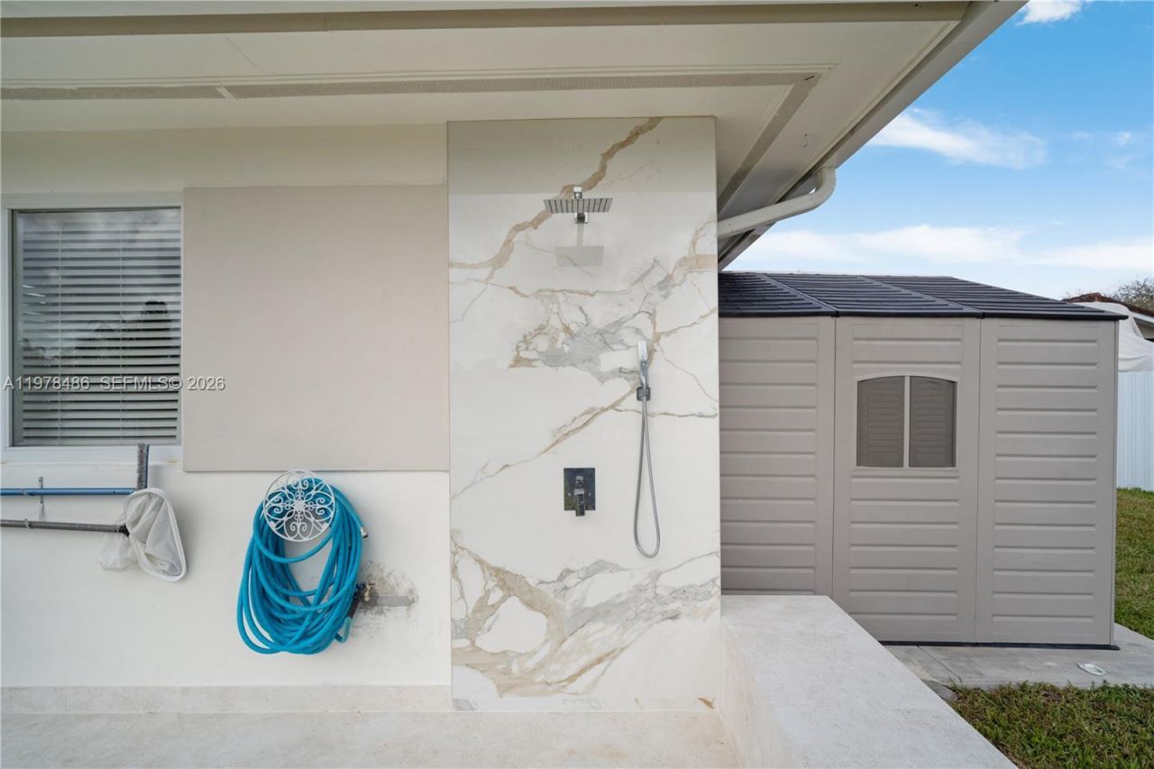 11012 SW 117th St , Miami, FL 33176 Photo