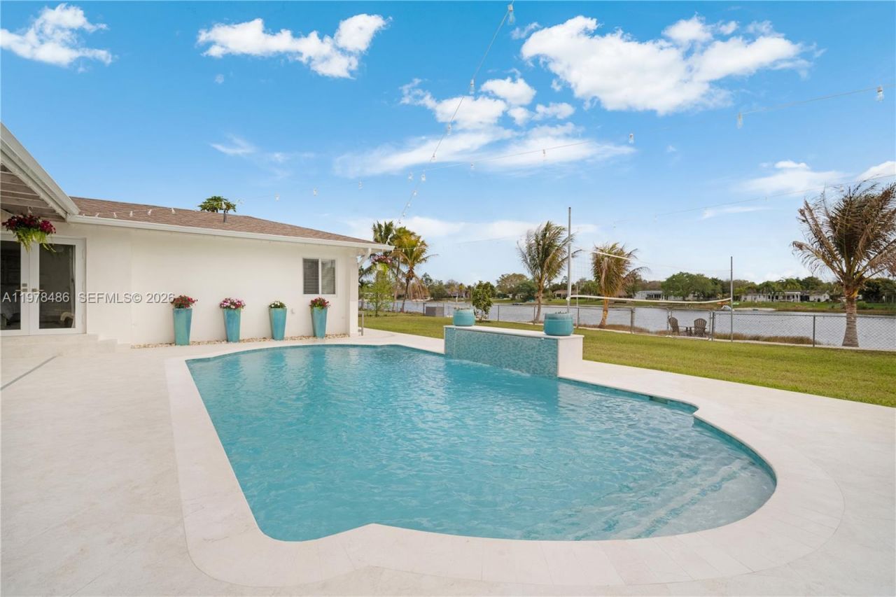 11012 SW 117th St , Miami, FL 33176 Photo