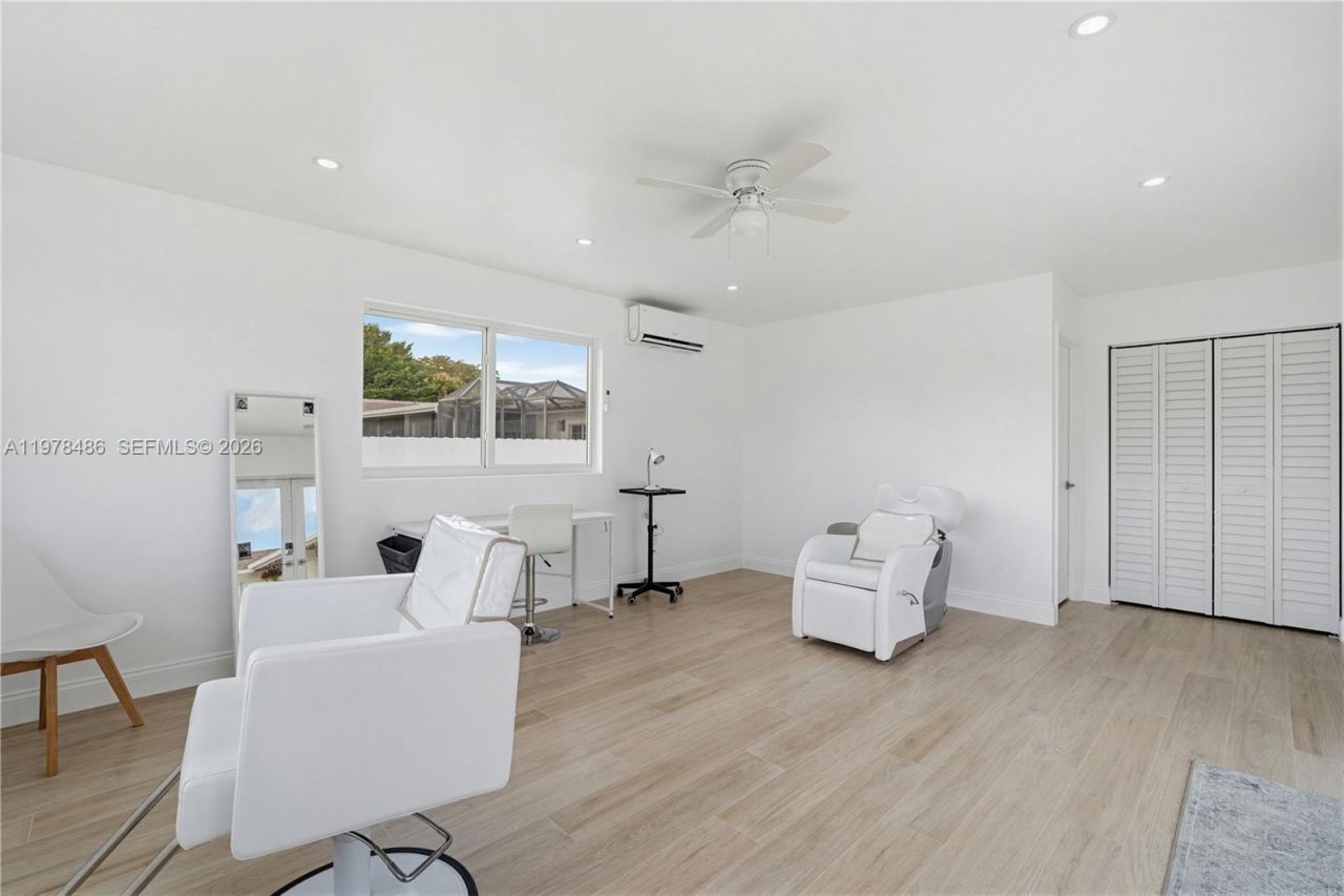 11012 SW 117th St , Miami, FL 33176 Photo