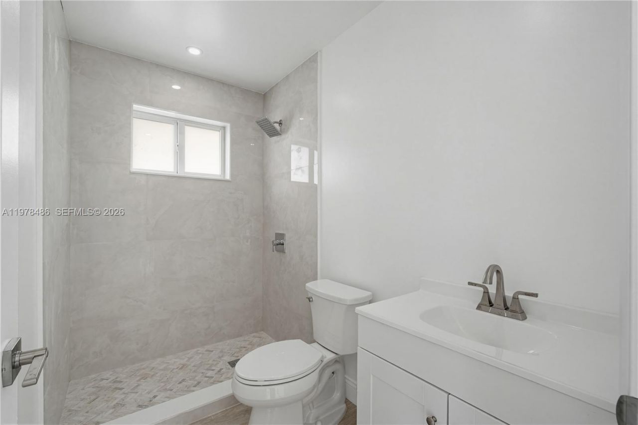 11012 SW 117th St , Miami, FL 33176 Photo