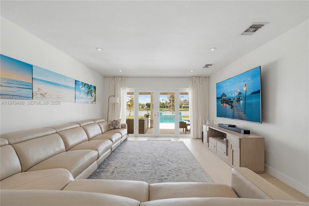 11012 SW 117th St , Miami, FL 33176 Photo