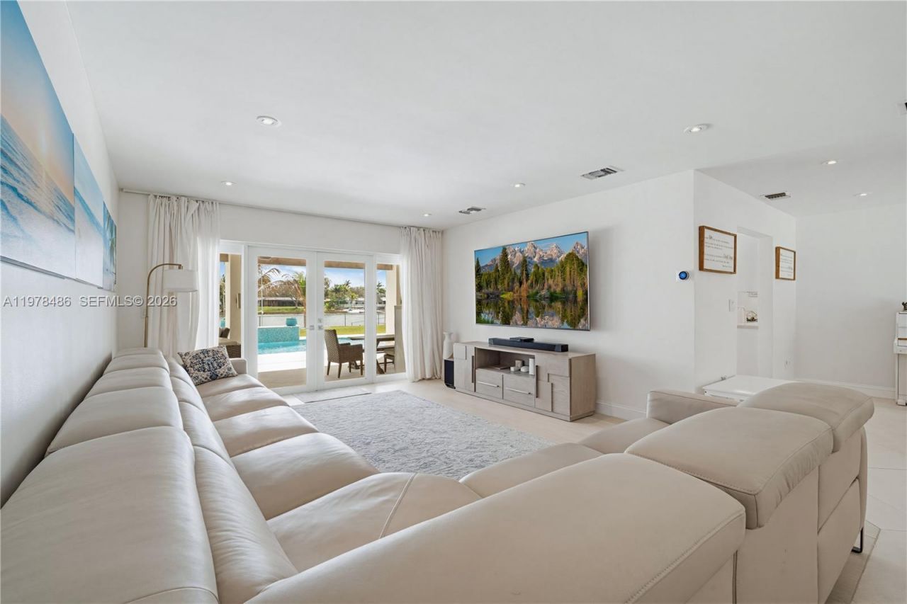 11012 SW 117th St , Miami, FL 33176 Photo