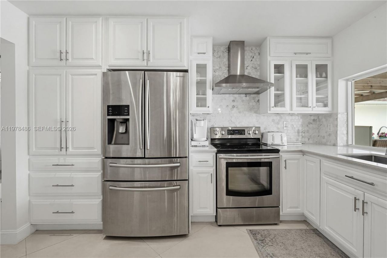 11012 SW 117th St , Miami, FL 33176 Photo