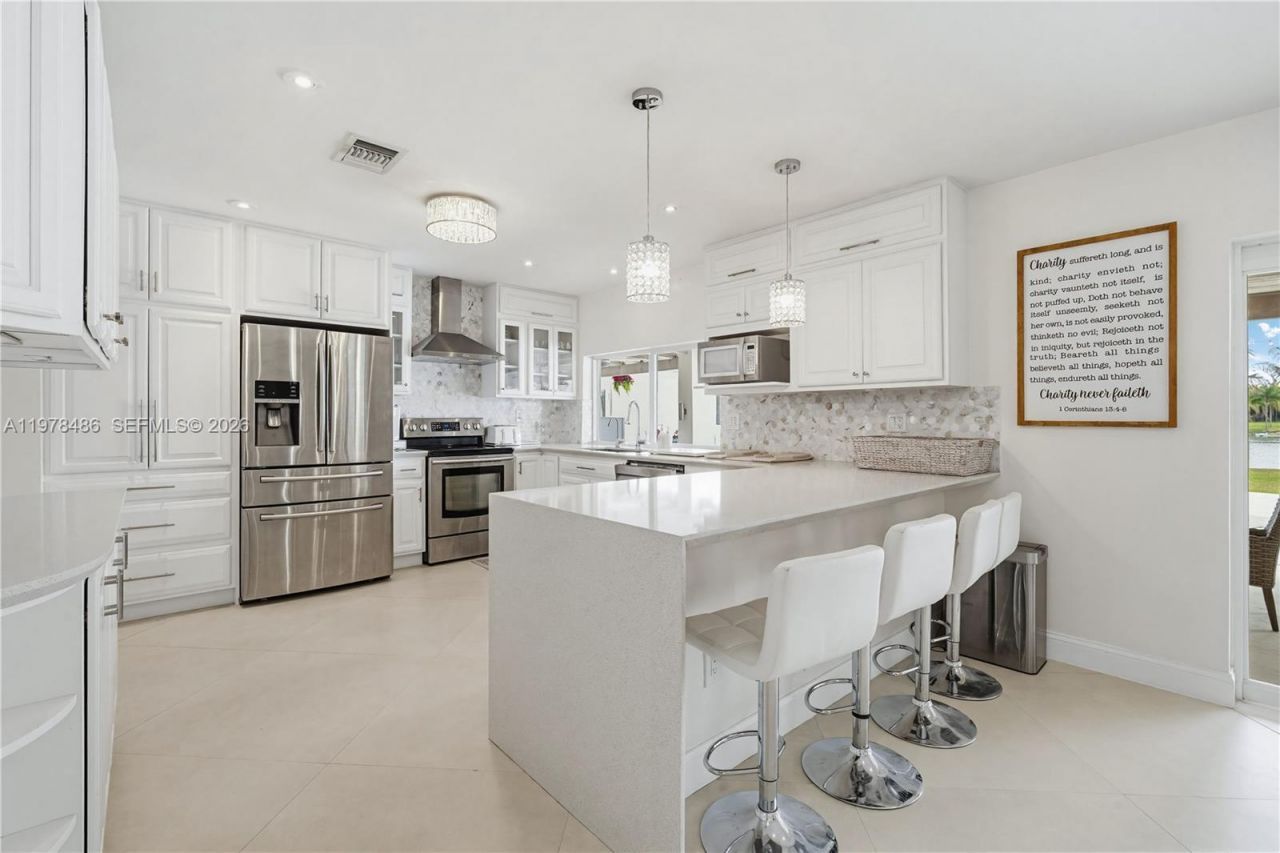 11012 SW 117th St , Miami, FL 33176 Photo