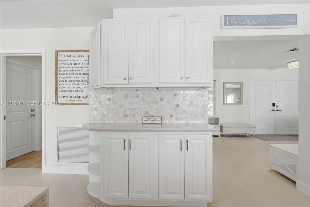 11012 SW 117th St , Miami, FL 33176 Photo