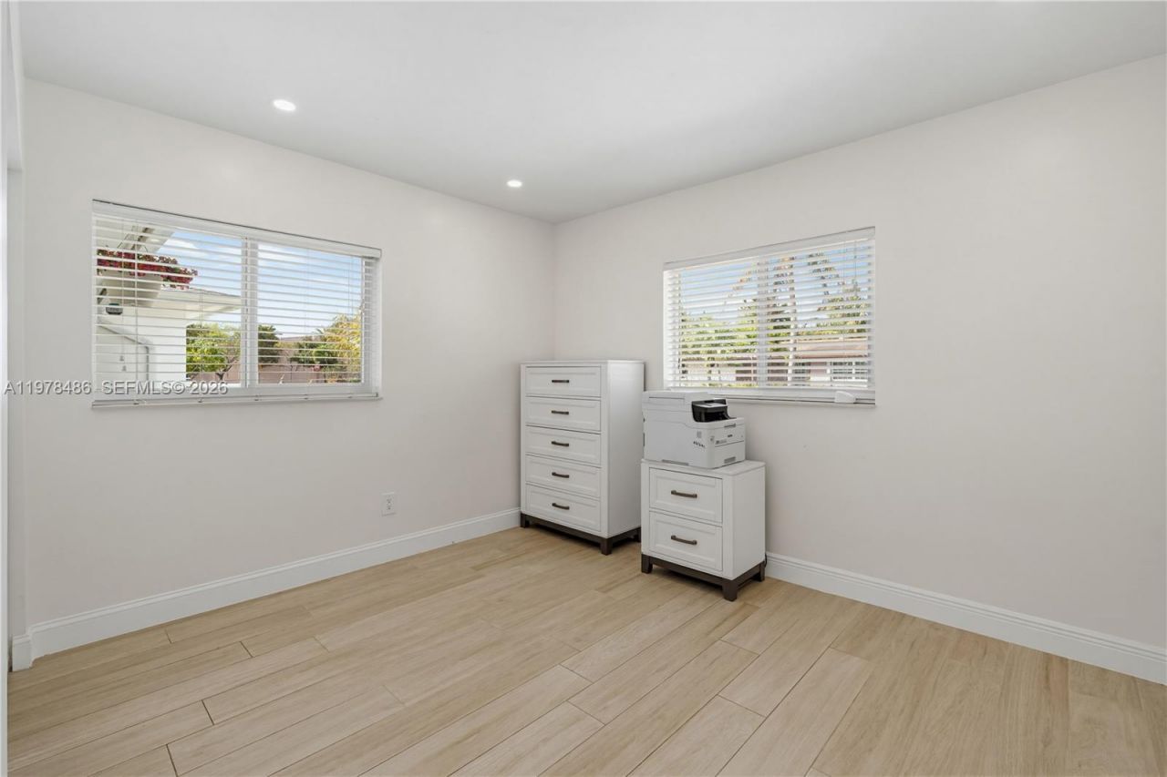 11012 SW 117th St , Miami, FL 33176 Photo