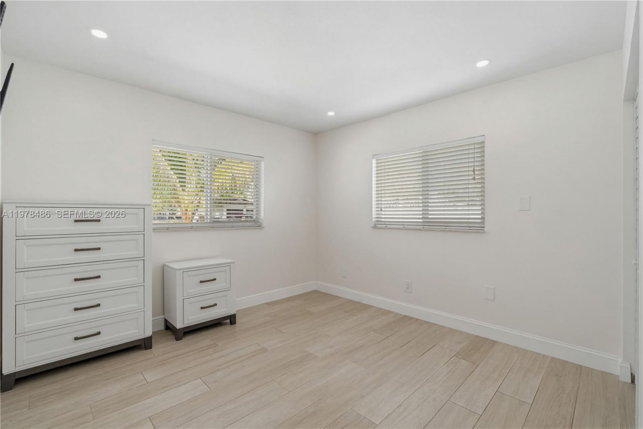 11012 SW 117th St , Miami, FL 33176 Photo