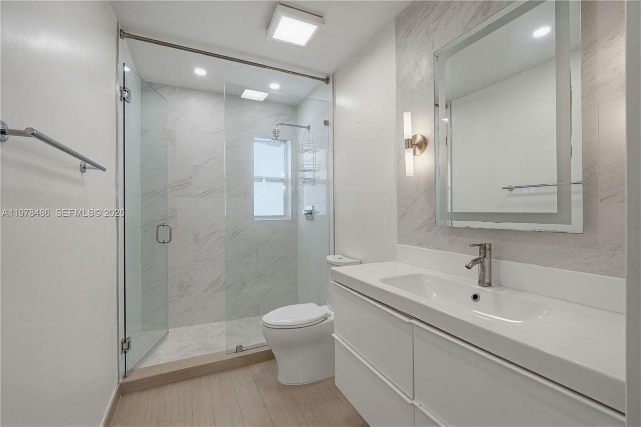 11012 SW 117th St , Miami, FL 33176 Photo