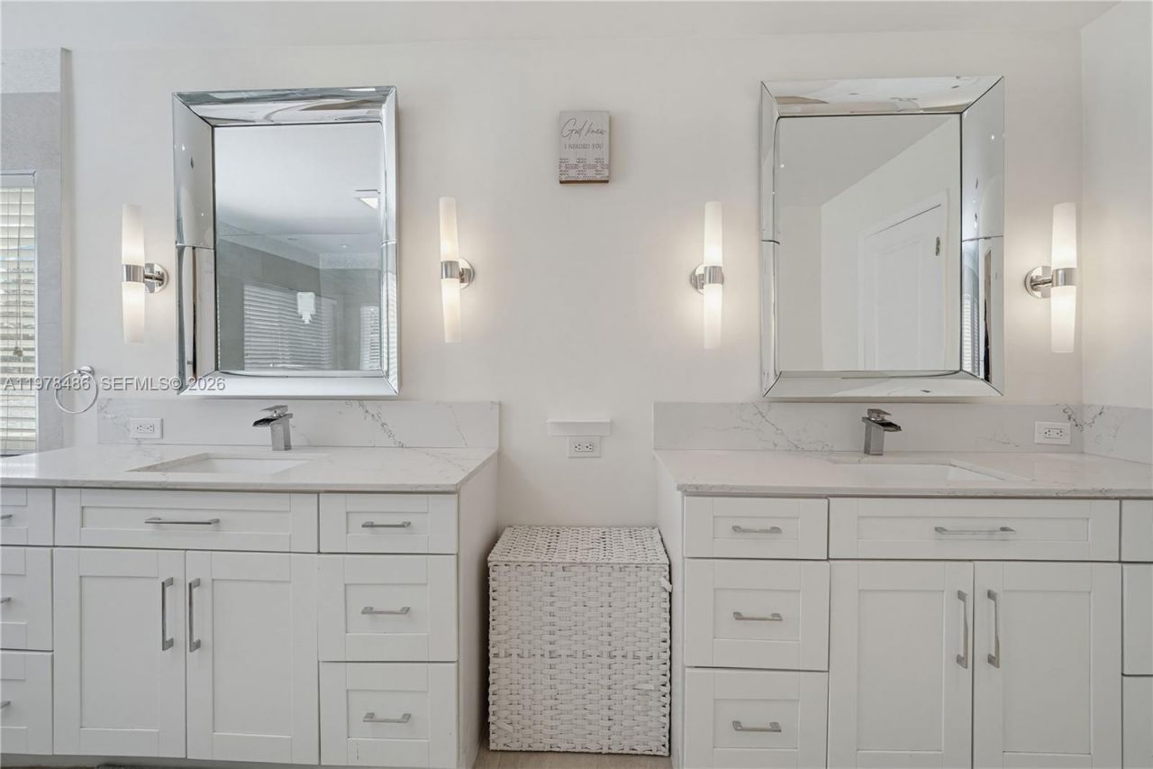 11012 SW 117th St , Miami, FL 33176 Photo