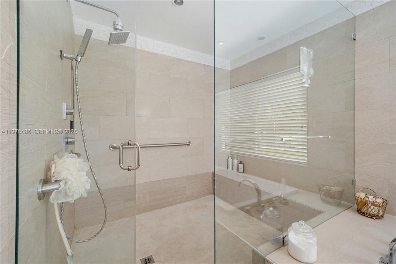 11012 SW 117th St , Miami, FL 33176 Photo