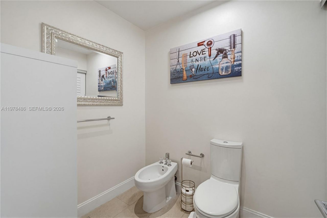 11012 SW 117th St , Miami, FL 33176 Photo