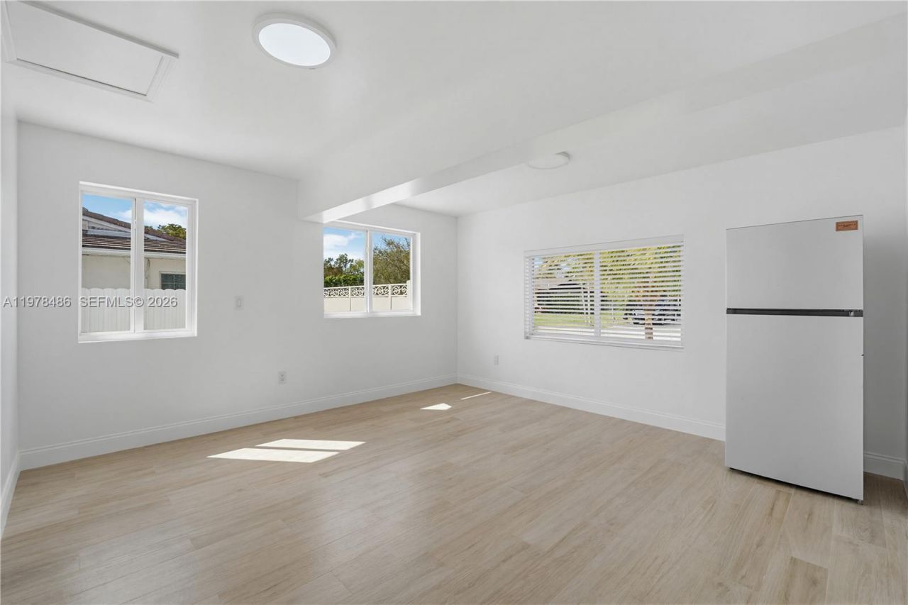 11012 SW 117th St , Miami, FL 33176 Photo