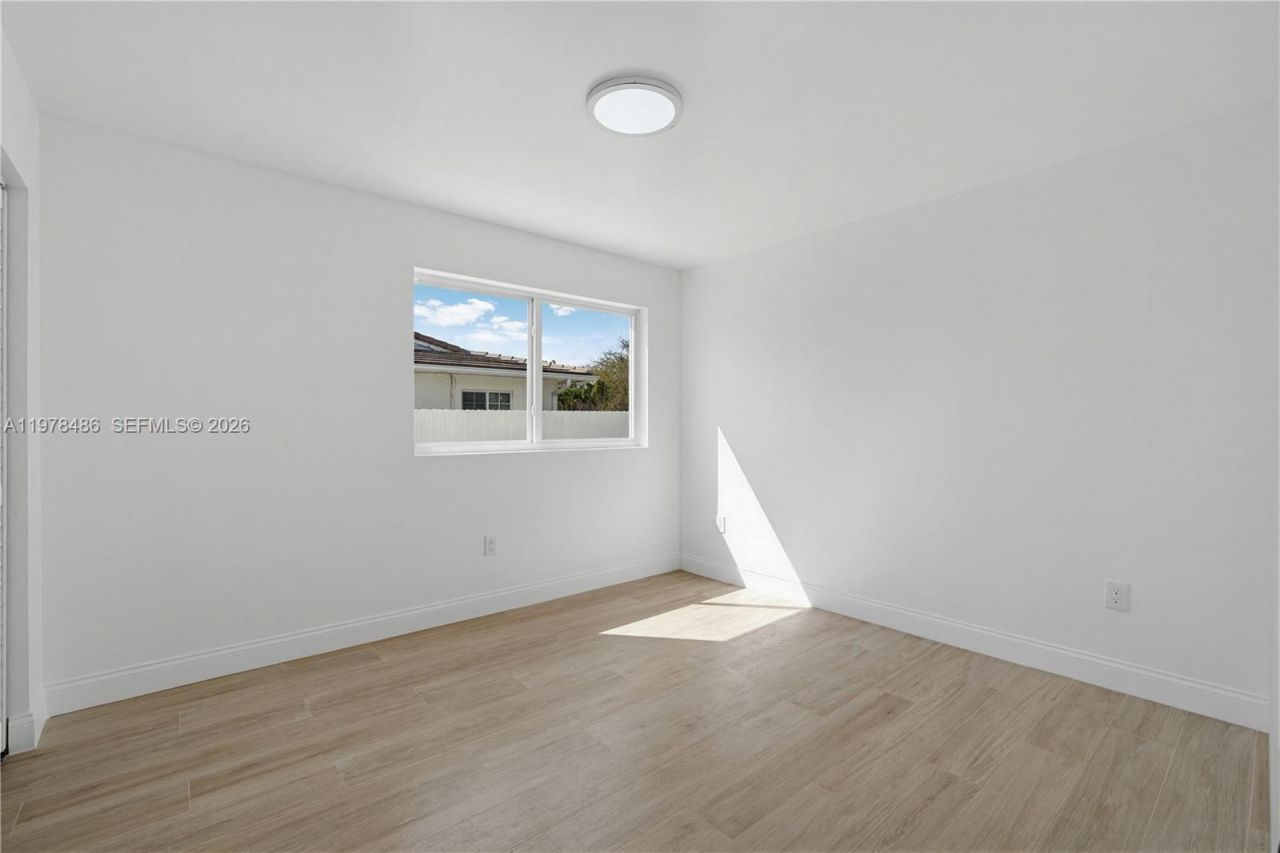 11012 SW 117th St , Miami, FL 33176 Photo