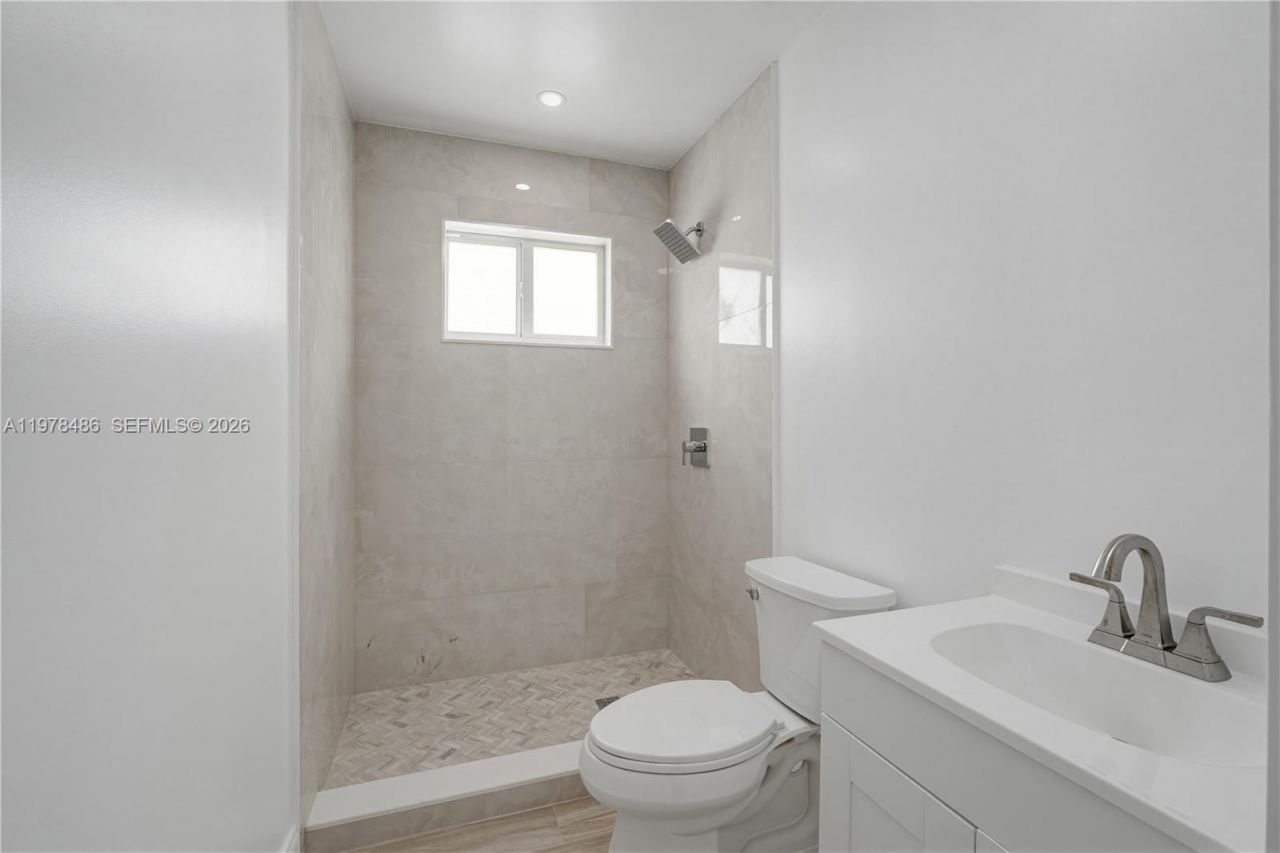 11012 SW 117th St , Miami, FL 33176 Photo