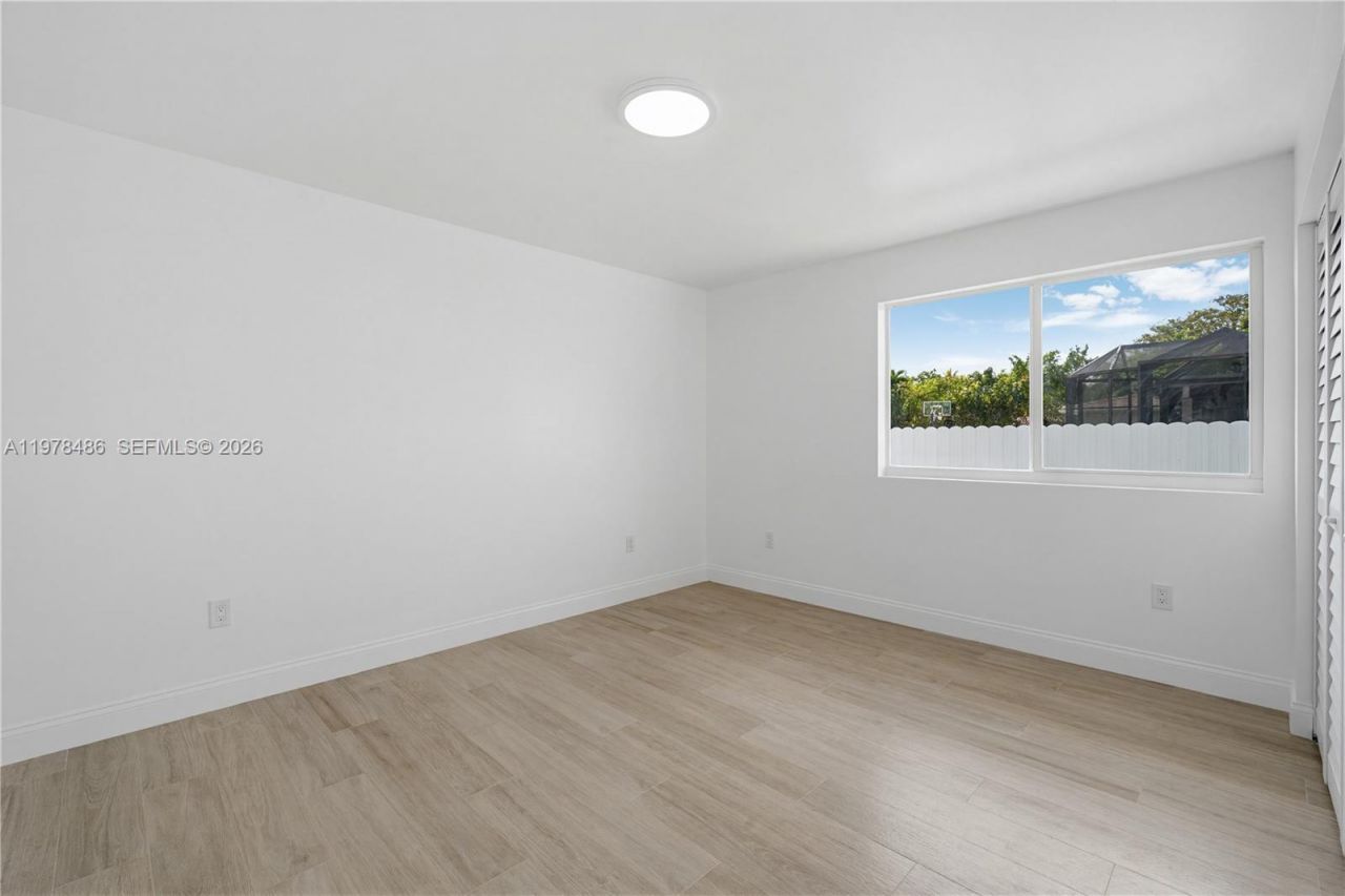 11012 SW 117th St , Miami, FL 33176 Photo