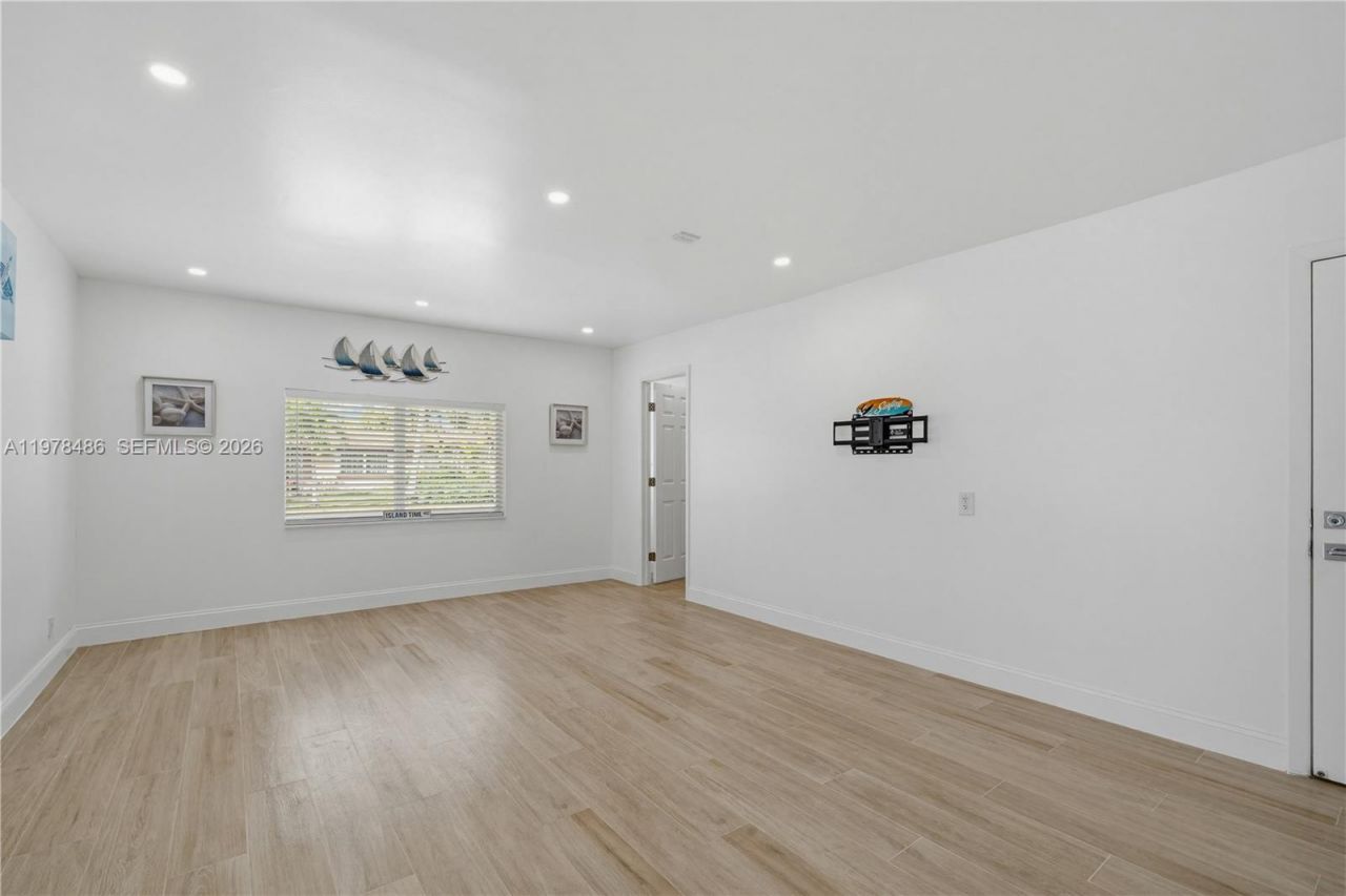 11012 SW 117th St , Miami, FL 33176 Photo