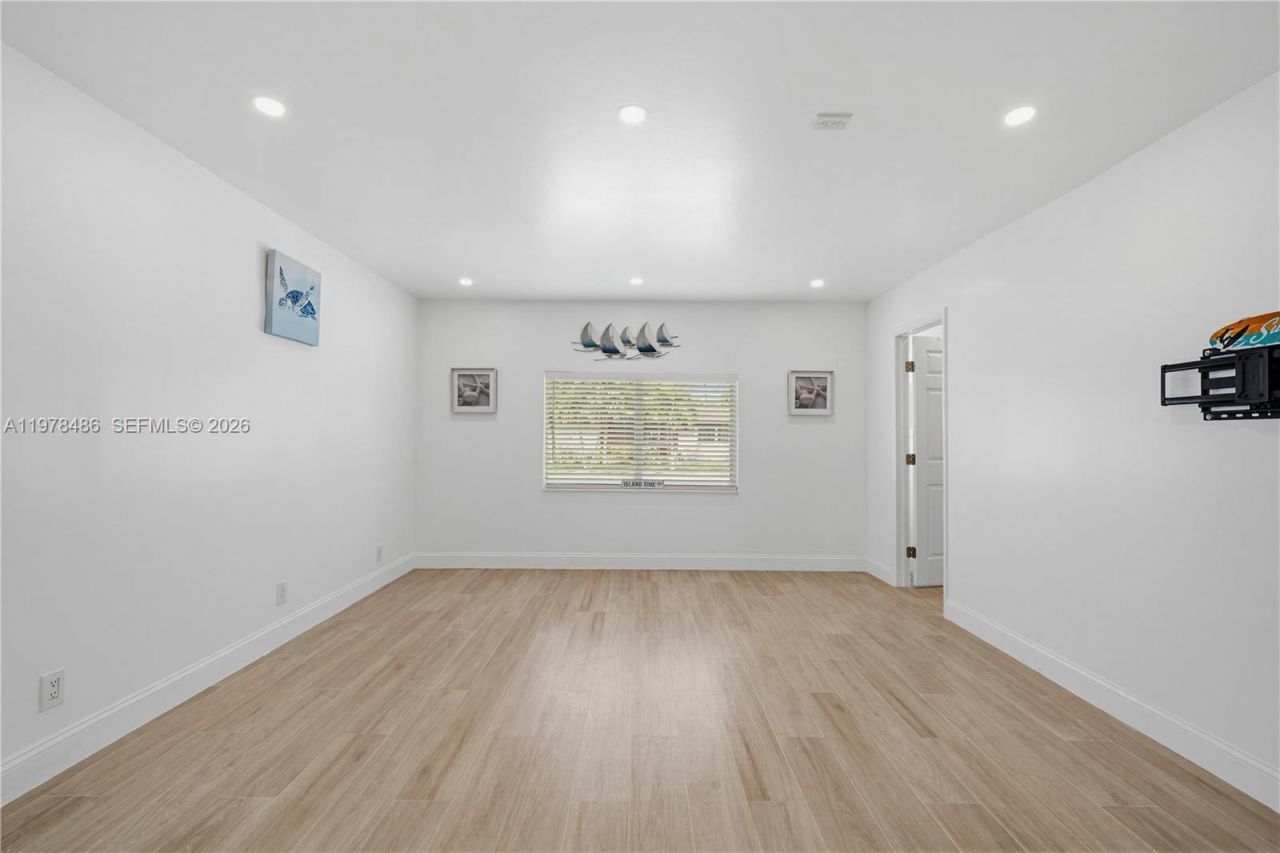 11012 SW 117th St , Miami, FL 33176 Photo