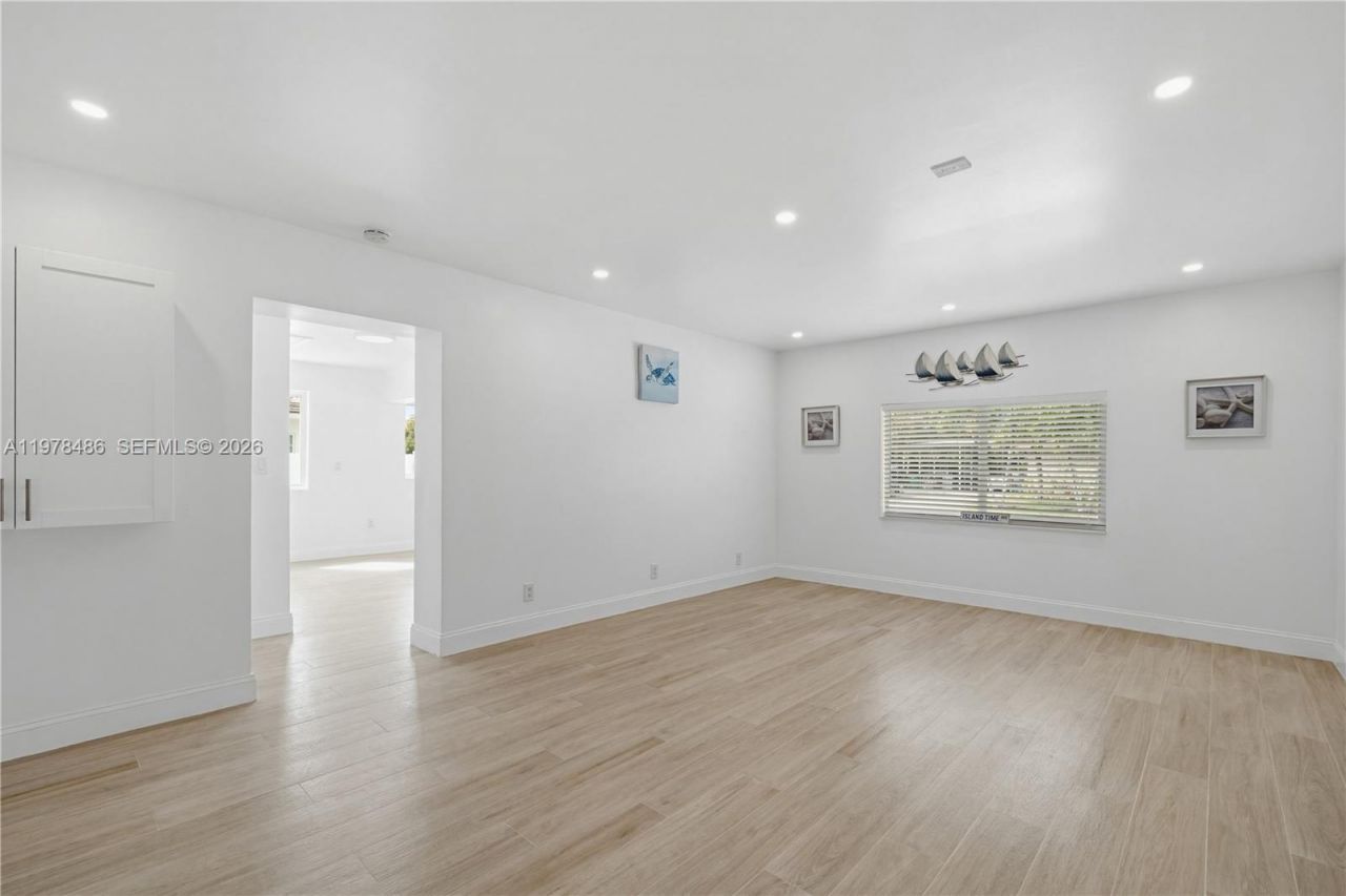 11012 SW 117th St , Miami, FL 33176 Photo