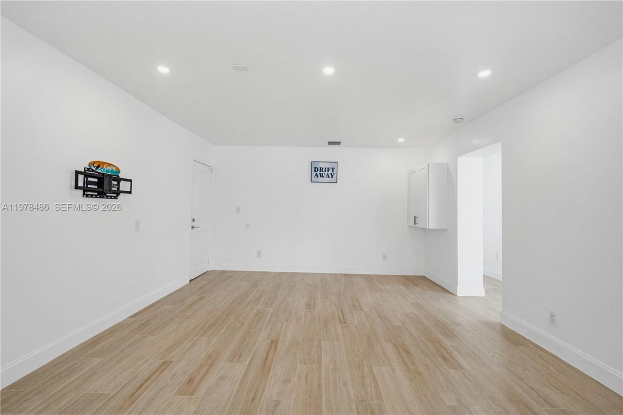 11012 SW 117th St , Miami, FL 33176 Photo