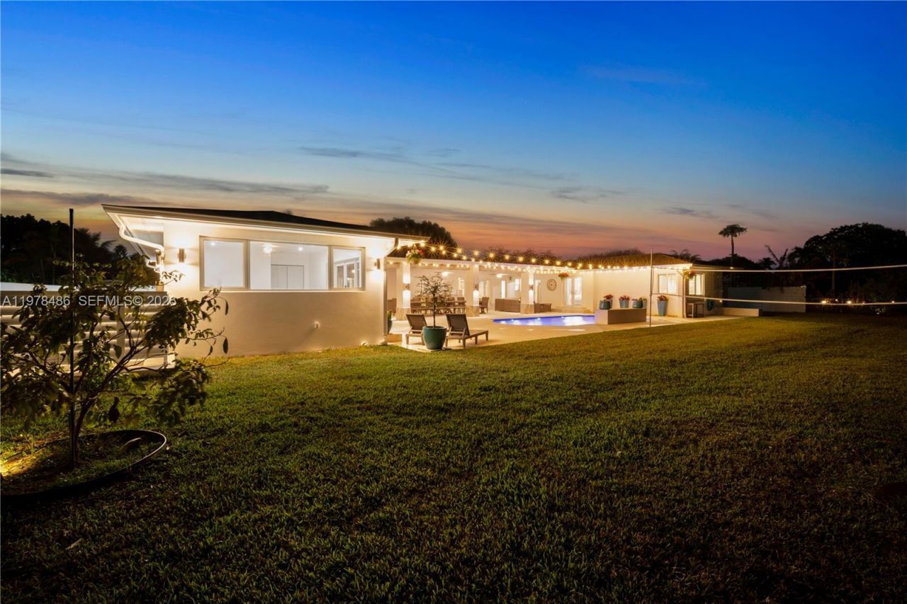 11012 SW 117th St , Miami, FL 33176 Photo