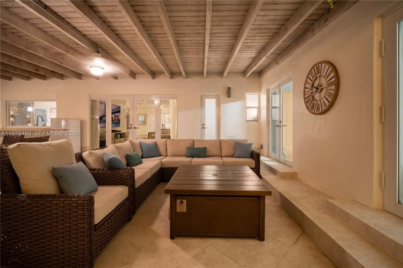 11012 SW 117th St , Miami, FL 33176 Photo